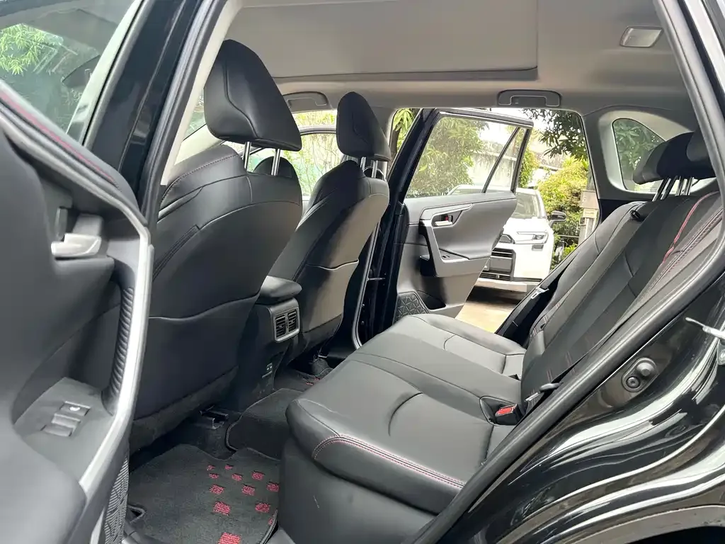 Toyota Wildlander New Energy 2023 из CN, фото 4