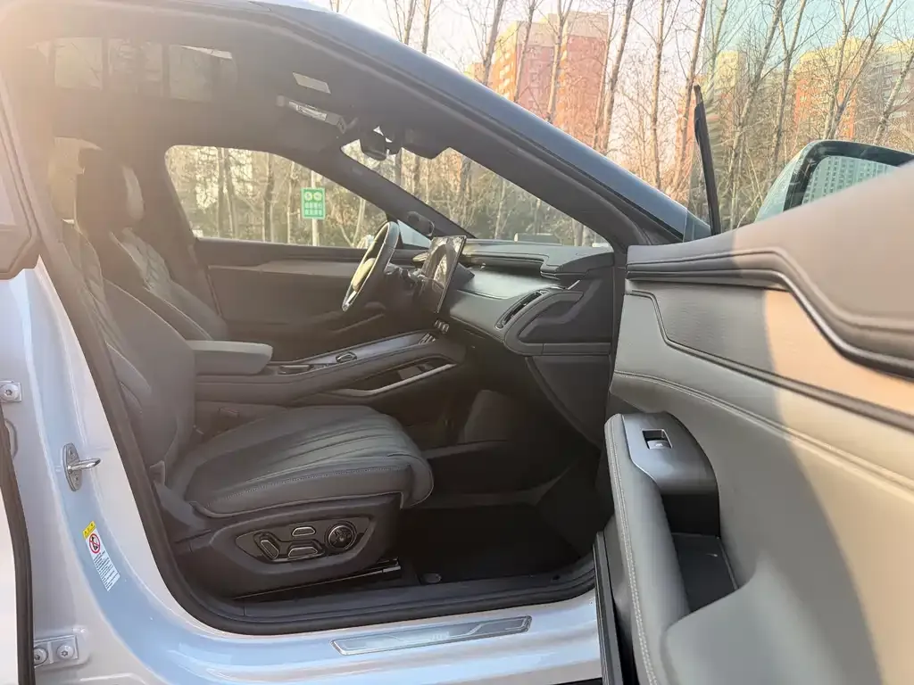 BYD L EV 2025 из CN, фото 6