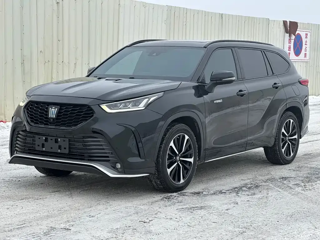 Toyota Crown Kluger 2021 из CN, фото 1