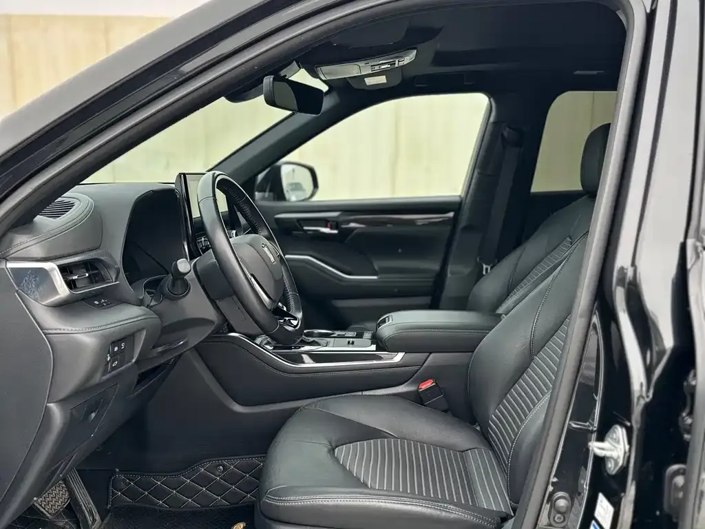 Toyota Crown Kluger 2021 из CN, фото 6