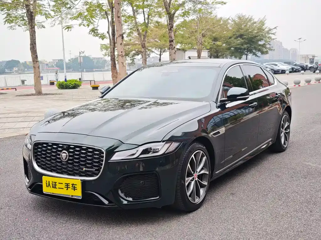 Jaguar XFL — фото 1