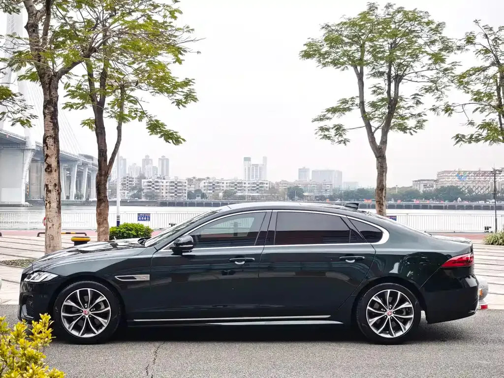 Jaguar XFL — фото 10