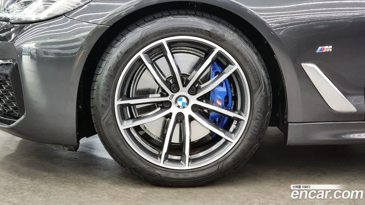 BMW 5-Series — фото 10