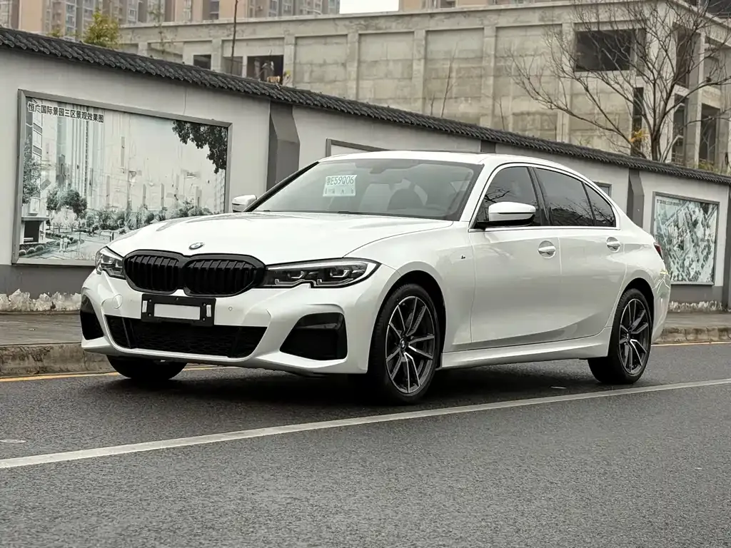 BMW 3 Series 2022 из CN, фото 1