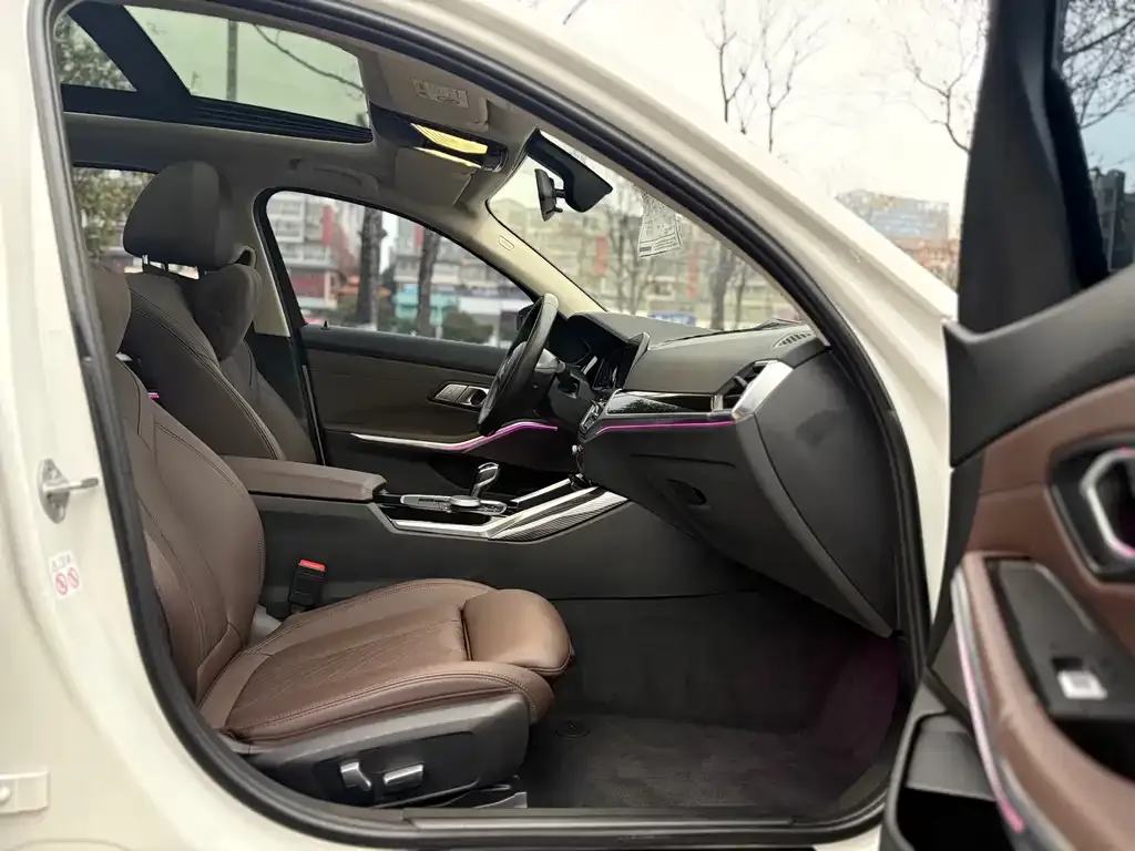 BMW 3 Series 2022 из CN, фото 8