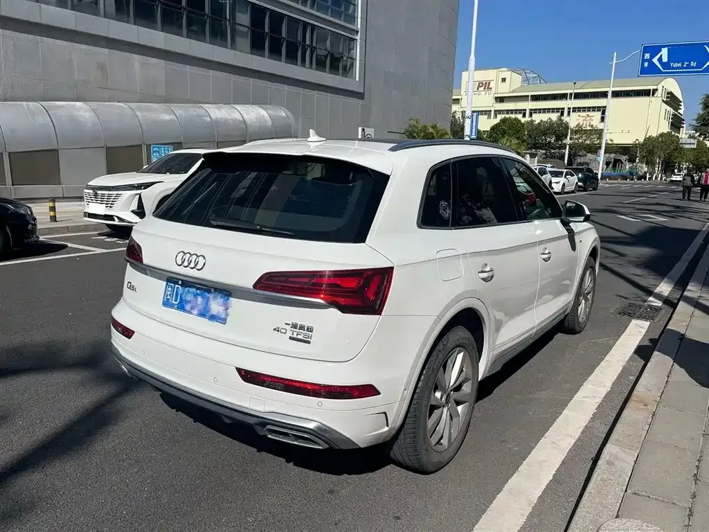 Audi Q5L — фото 4