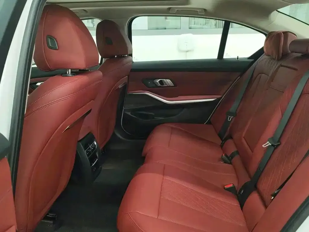 BMW 3 Series 2025 из CN, фото 6