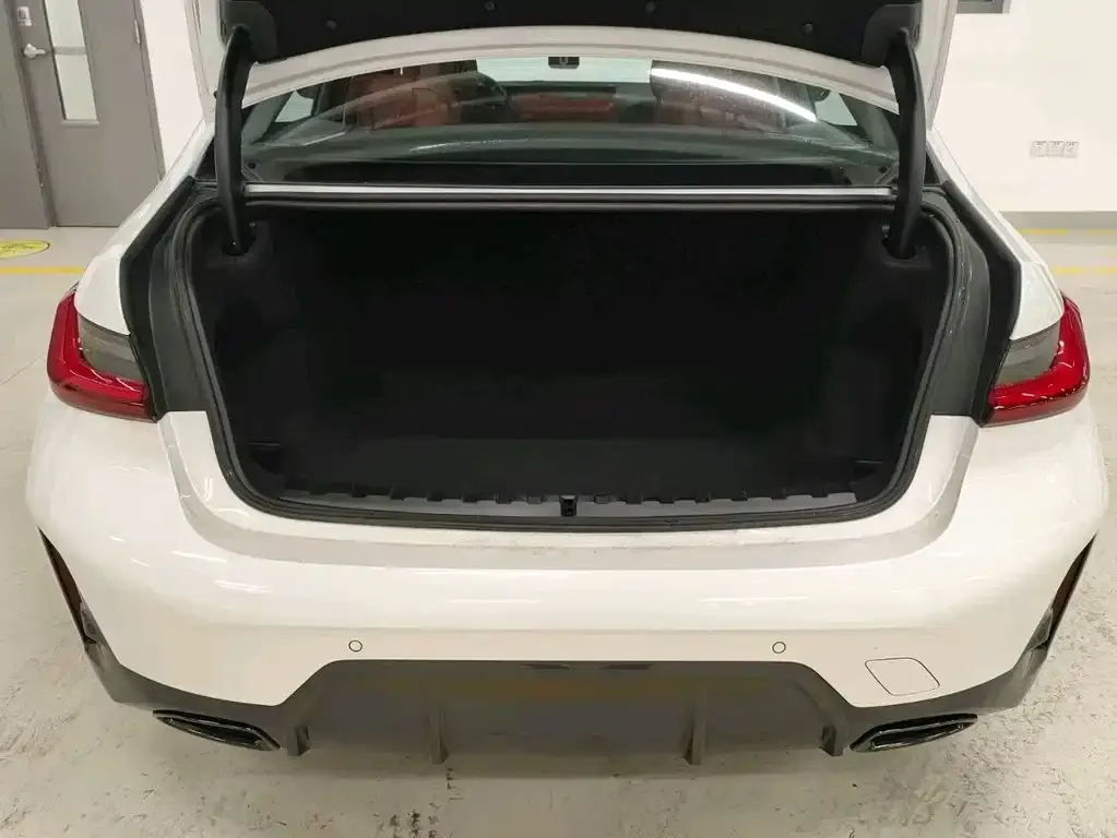BMW 3 Series 2025 из CN, фото 4
