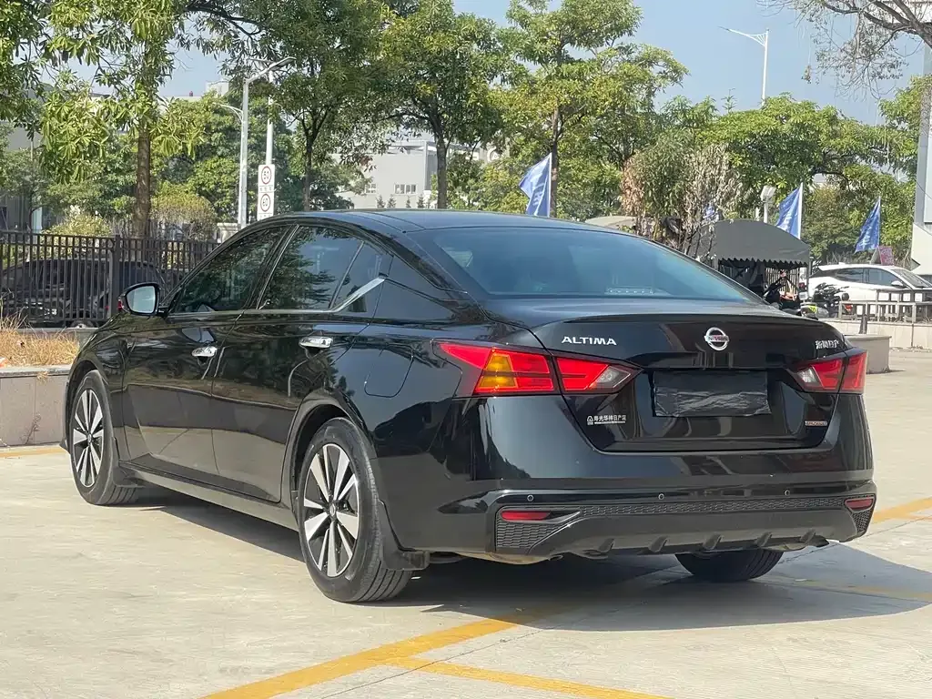 Nissan Teana — фото 4