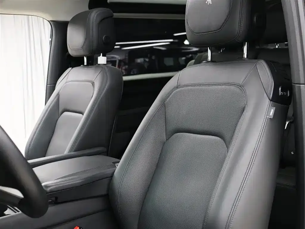 Land Rover Defender 2023 из CN, фото 8