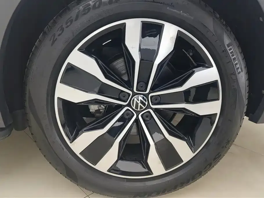 Volkswagen Tiguan L 2022 из CN, фото 2