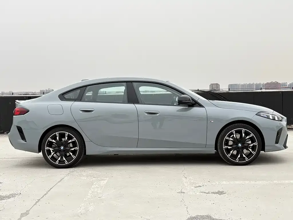 BMW 2 Series 2025 из CN, фото 6