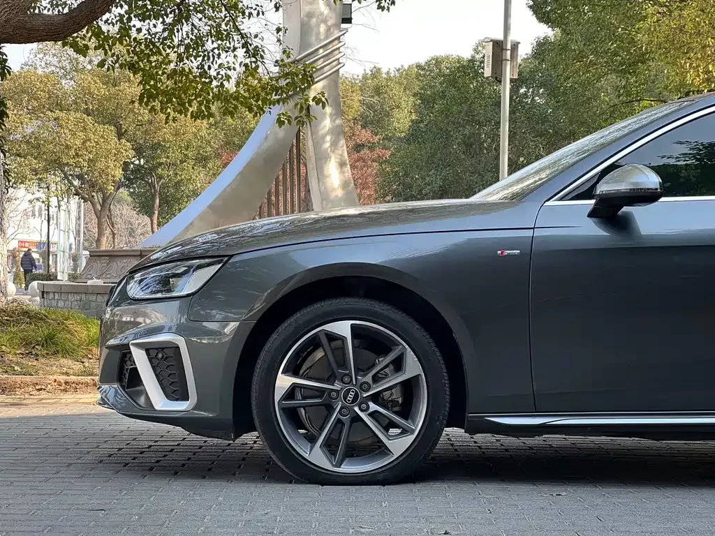 Audi A4L 2024 из CN, фото 7