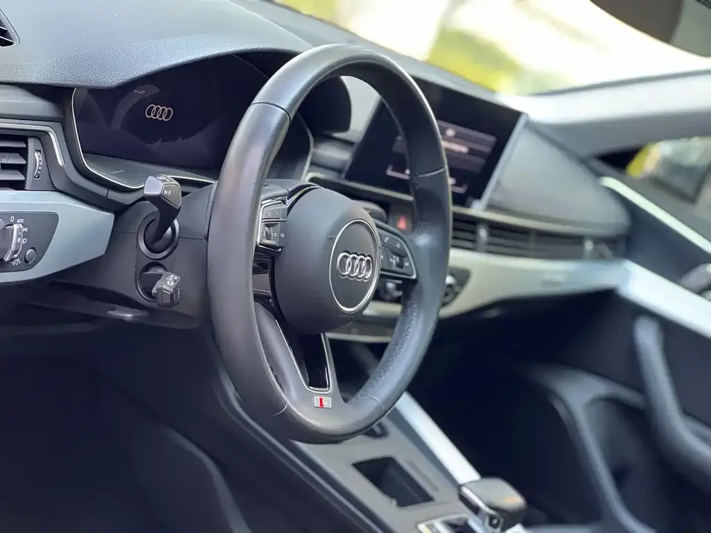 Audi A4L 2024 из CN, фото 4