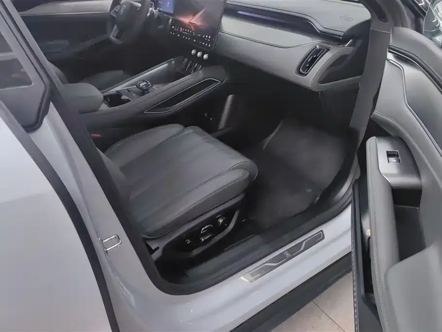 BYD L EV 2025 из CN, фото 2