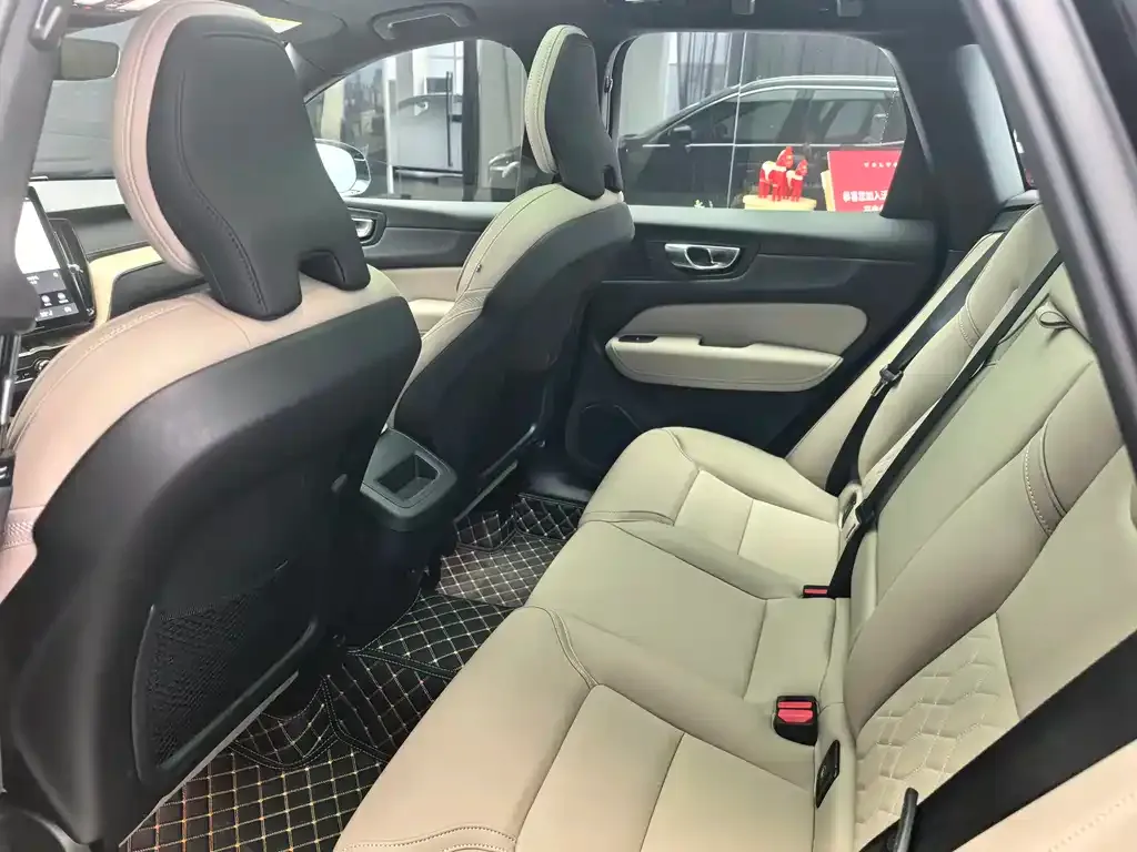 Volvo XC60 2025 из CN, фото 10