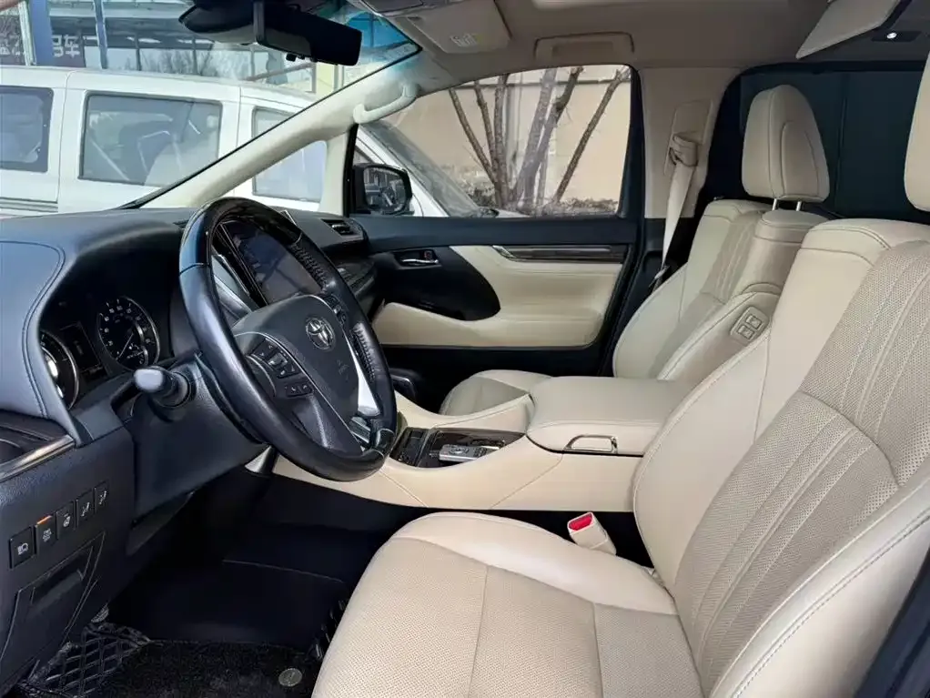 Toyota Vellfire 2023 из CN, фото 6