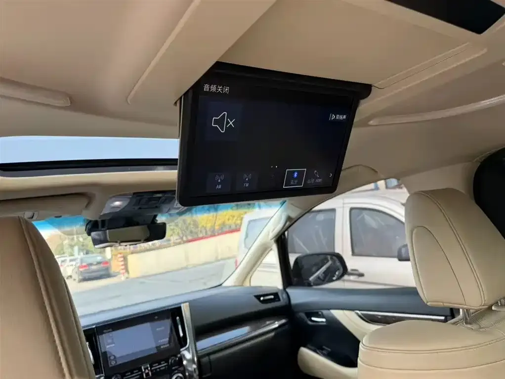 Toyota Vellfire 2023 из CN, фото 2