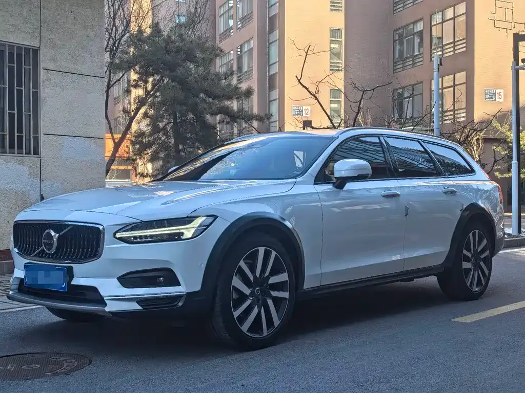 Volvo V90 2023 из CN, фото 1