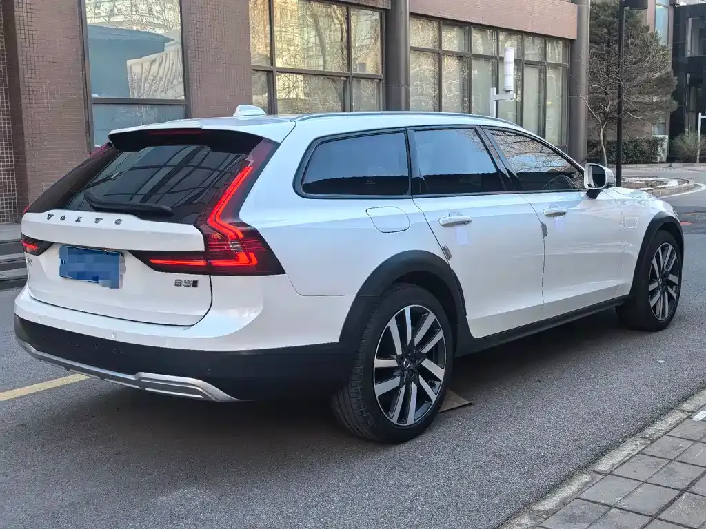 Volvo V90 2023 из CN, фото 6
