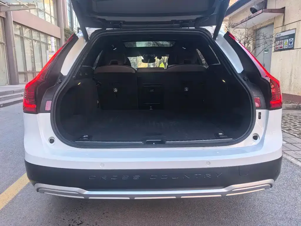 Volvo V90 2023 из CN, фото 5