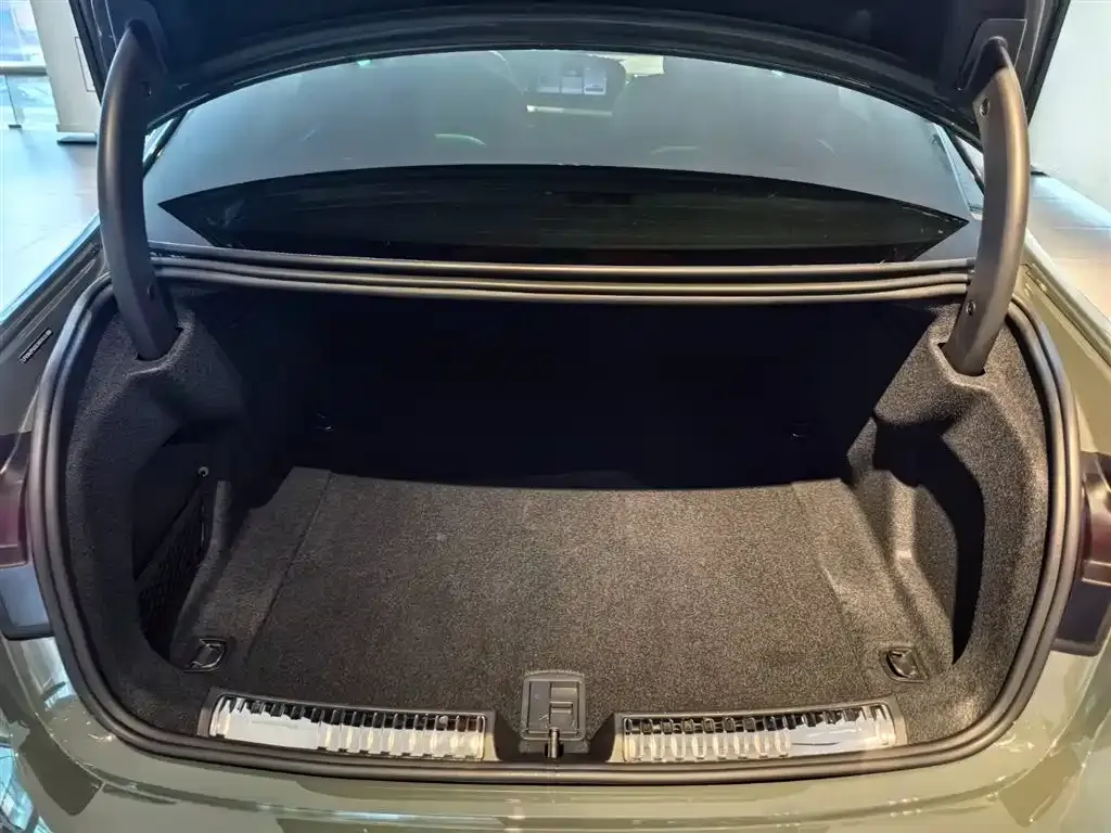 Audi A5L 2025 из CN, фото 2
