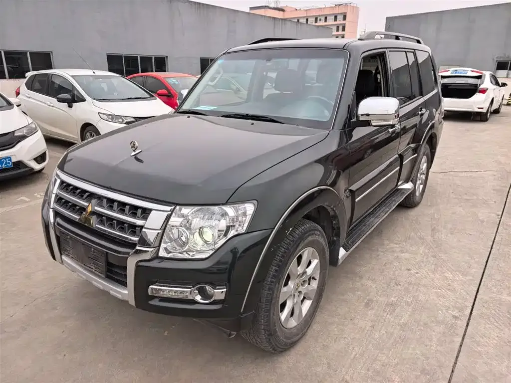 Mitsubishi Pajero (Import) 2022 из CN, фото 1