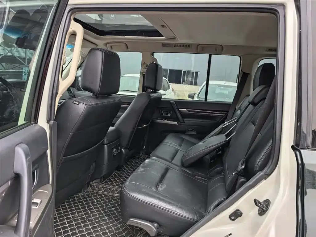 Mitsubishi Pajero (Import) 2022 из CN, фото 4