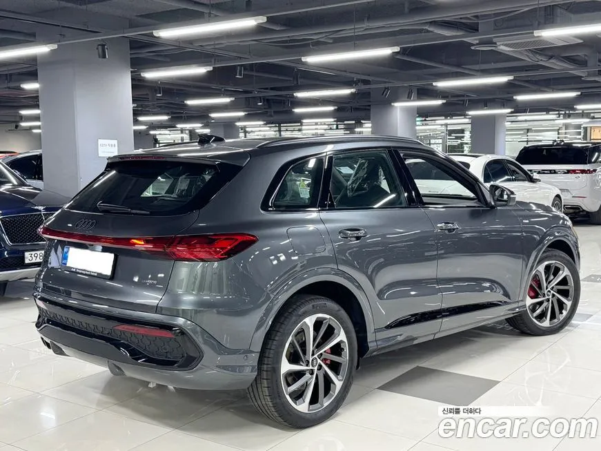 Audi Q5 2025 из KR, фото 5