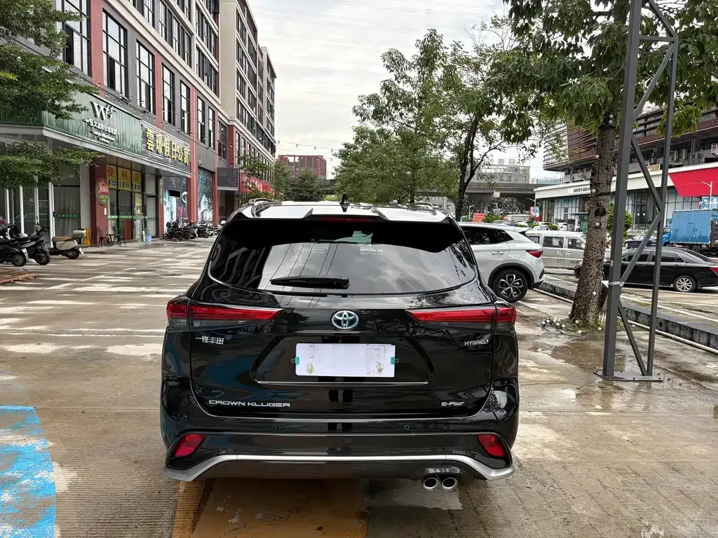 Toyota Crown Kluger 2023 из CN, фото 3