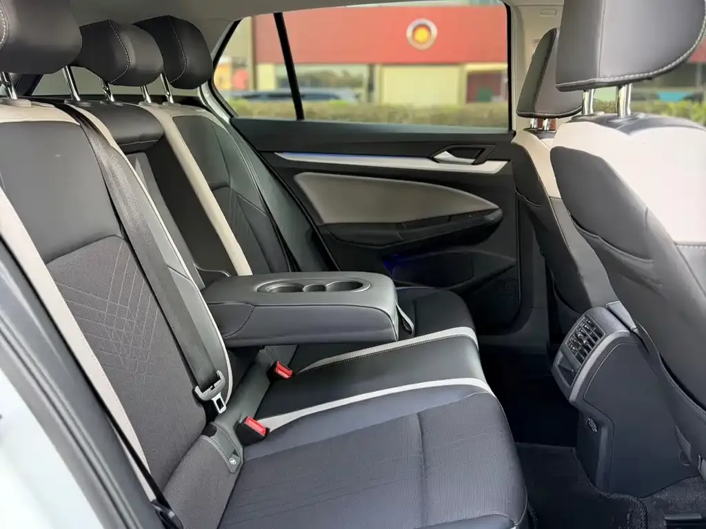 Volkswagen Golf 2021 из CN, фото 10