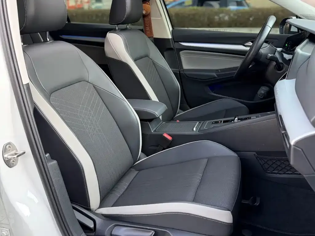 Volkswagen Golf 2021 из CN, фото 6