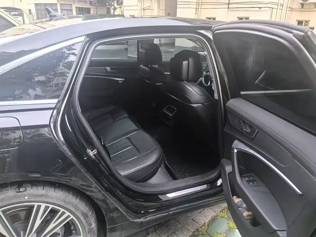 Audi A6L 2022 из CN, фото 5