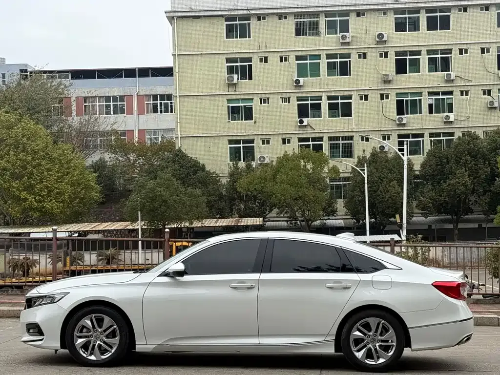 Honda Accord 2021 из CN, фото 9