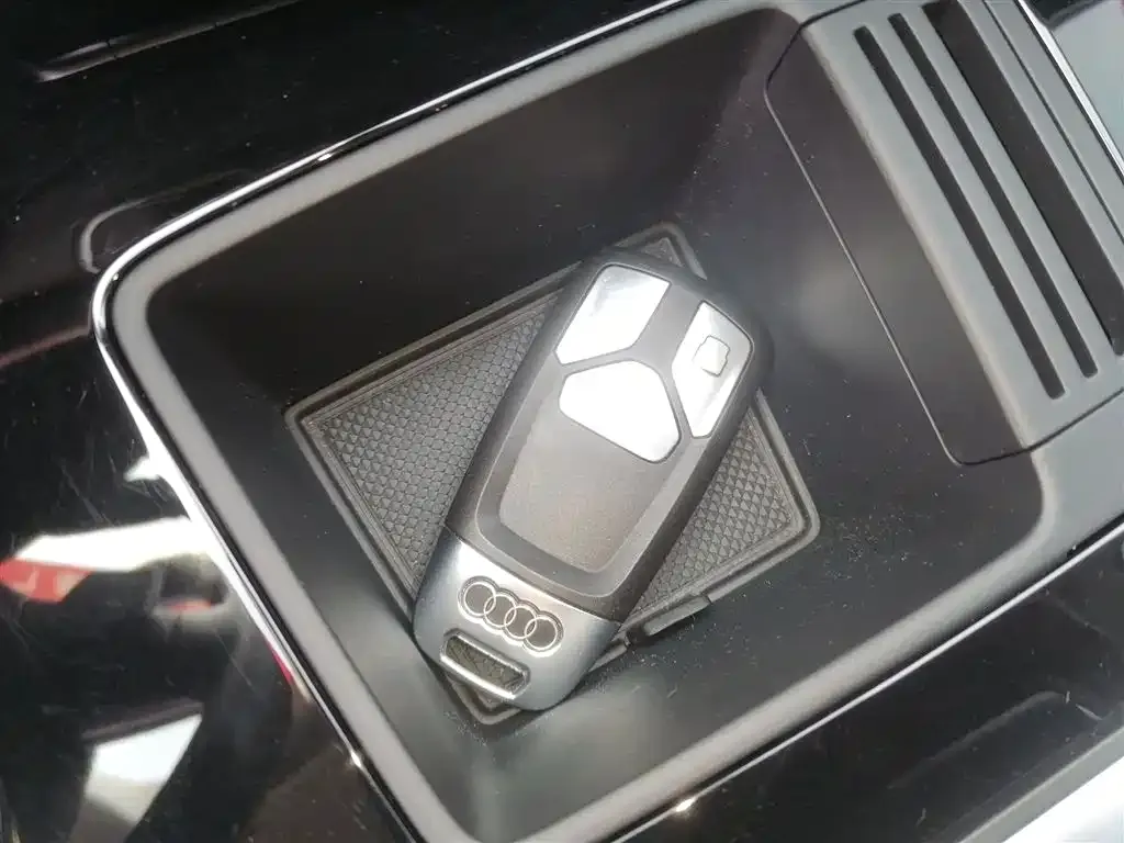Audi Q5L 2022 из CN, фото 9