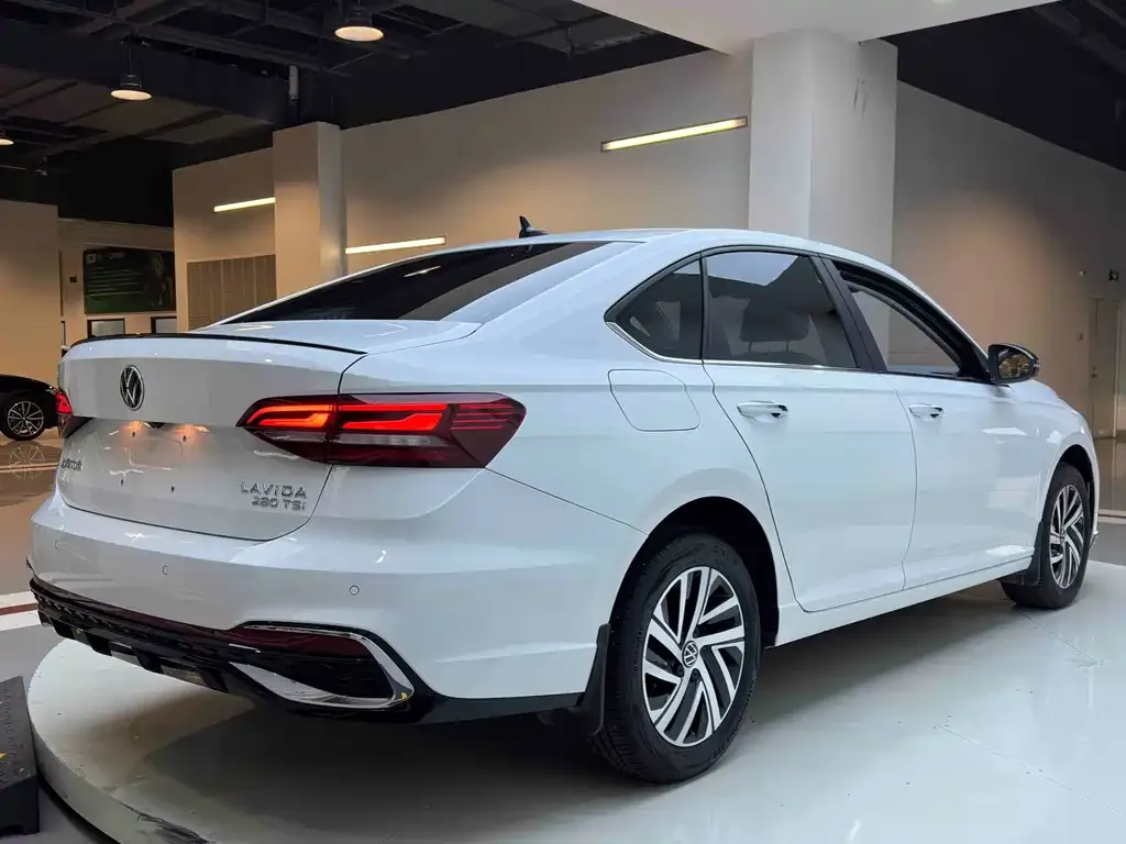 Volkswagen Lavida 2023 из CN, фото 6