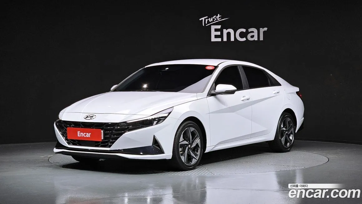 Hyundai AVANTE — фото 1