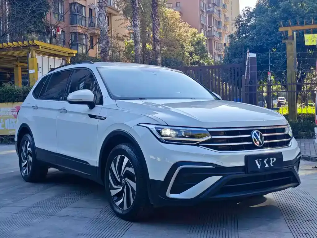 Volkswagen Tiguan L 2022 из CN, фото 4