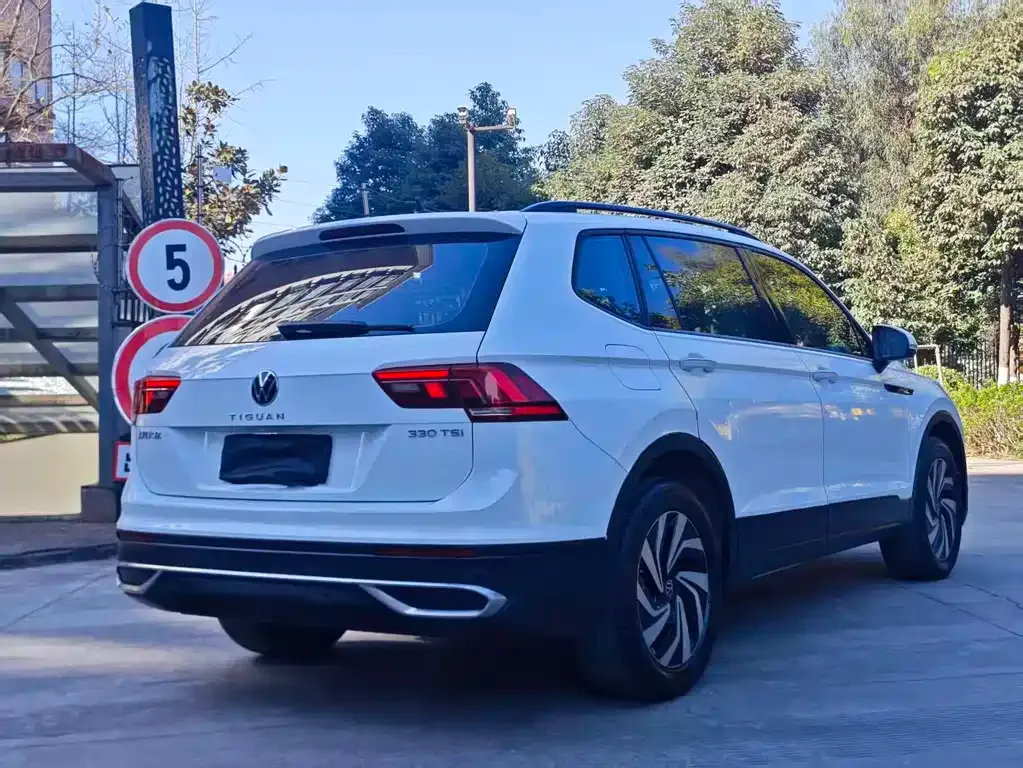 Volkswagen Tiguan L 2022 из CN, фото 6