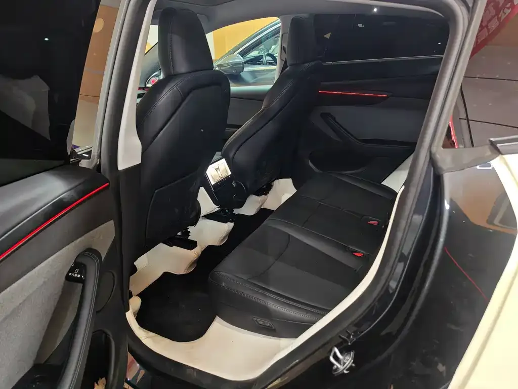 Tesla Model Y 2025 из CN, фото 2