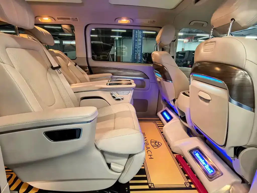 Mercedes-Benz V-Class 2023 из CN, фото 4