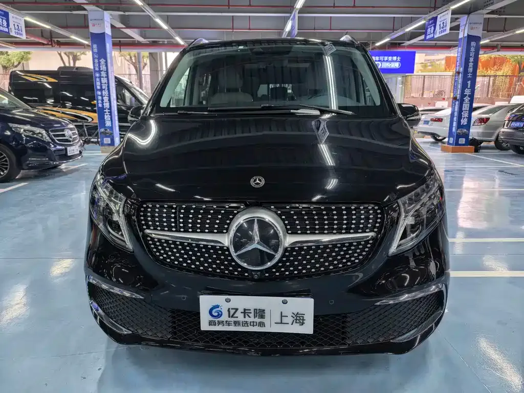 Mercedes-Benz V-Class 2023 из CN, фото 3