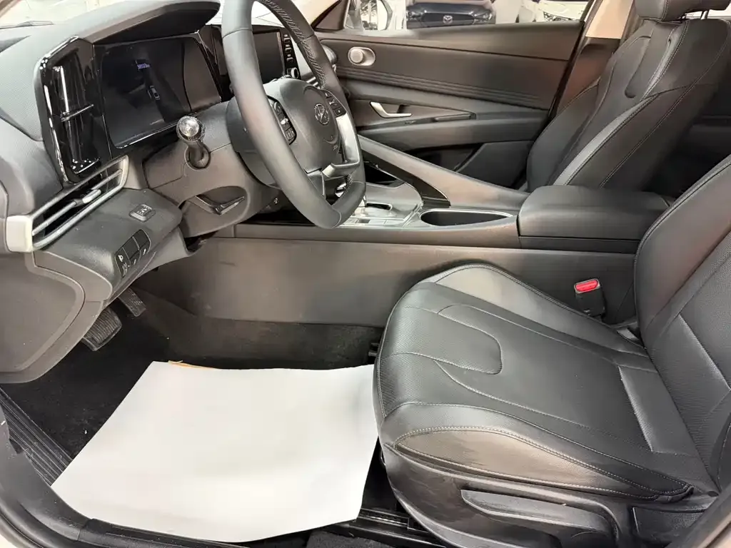 Hyundai Elantra 2023 из CN, фото 6