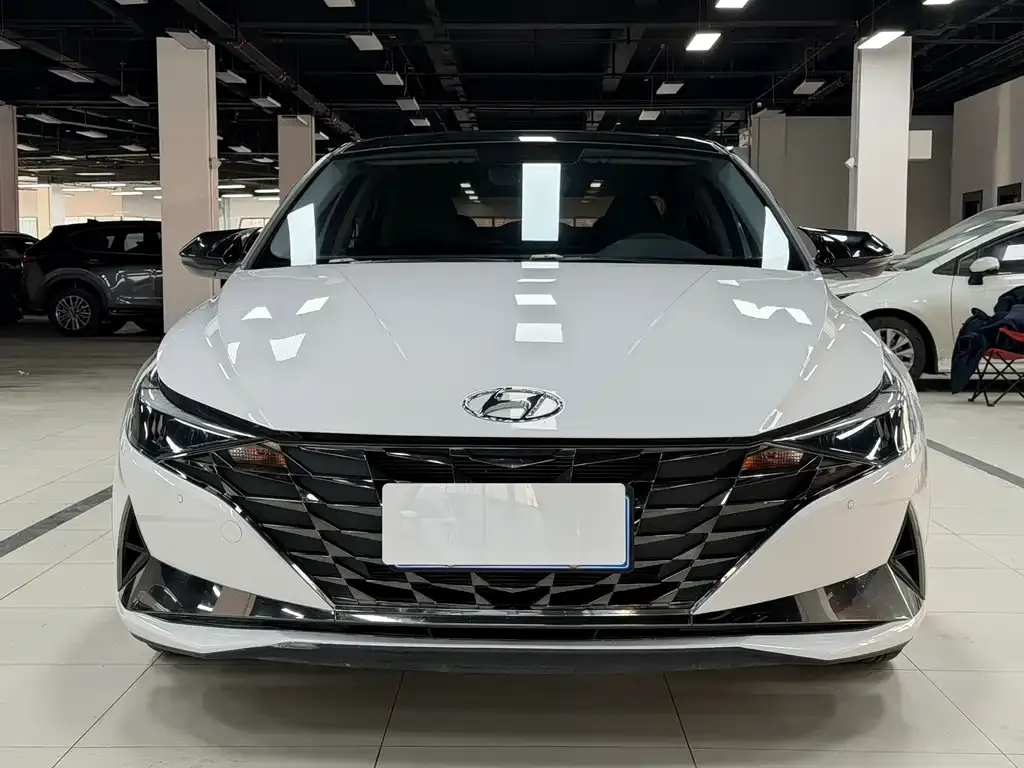 Hyundai Elantra 2023 из CN, фото 2