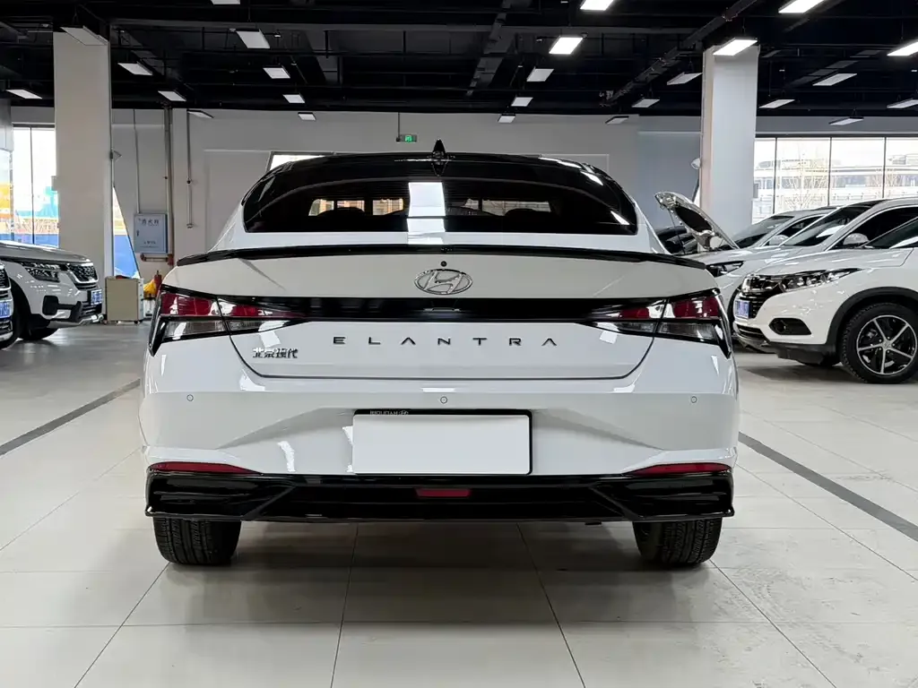 Hyundai Elantra 2023 из CN, фото 5