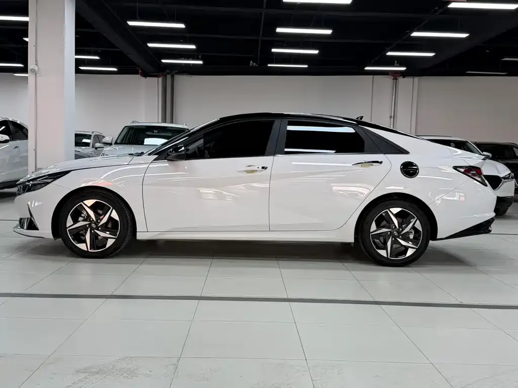 Hyundai Elantra 2023 из CN, фото 7