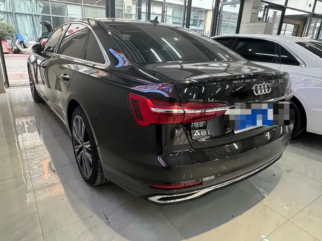 Audi A6L 2023 из CN, фото 8
