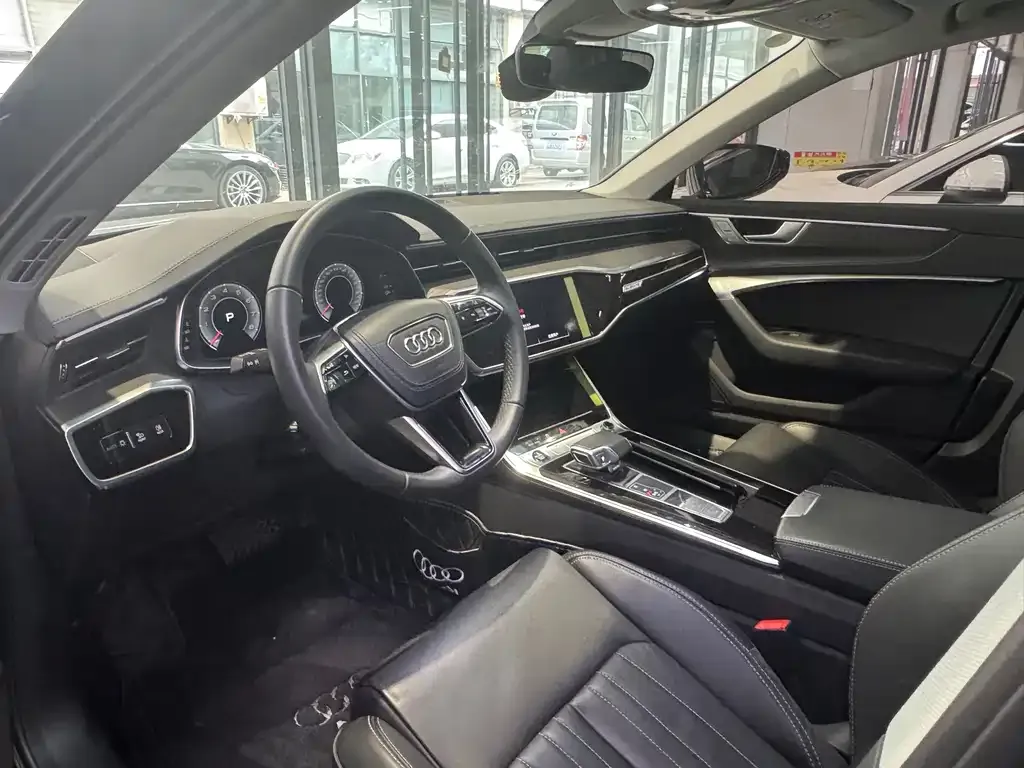 Audi A6L 2023 из CN, фото 2