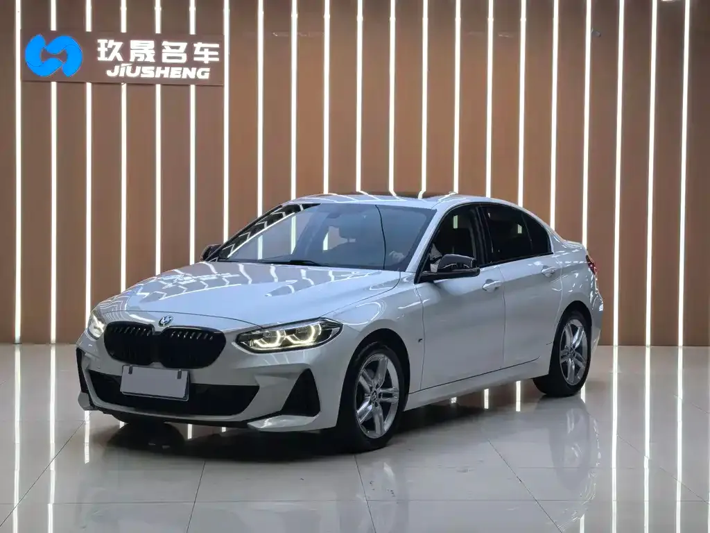 BMW 1 Series 2021 из CN, фото 1