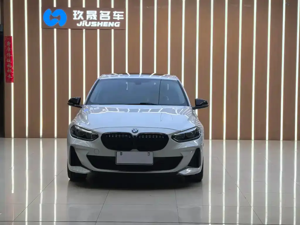 BMW 1 Series 2021 из CN, фото 3